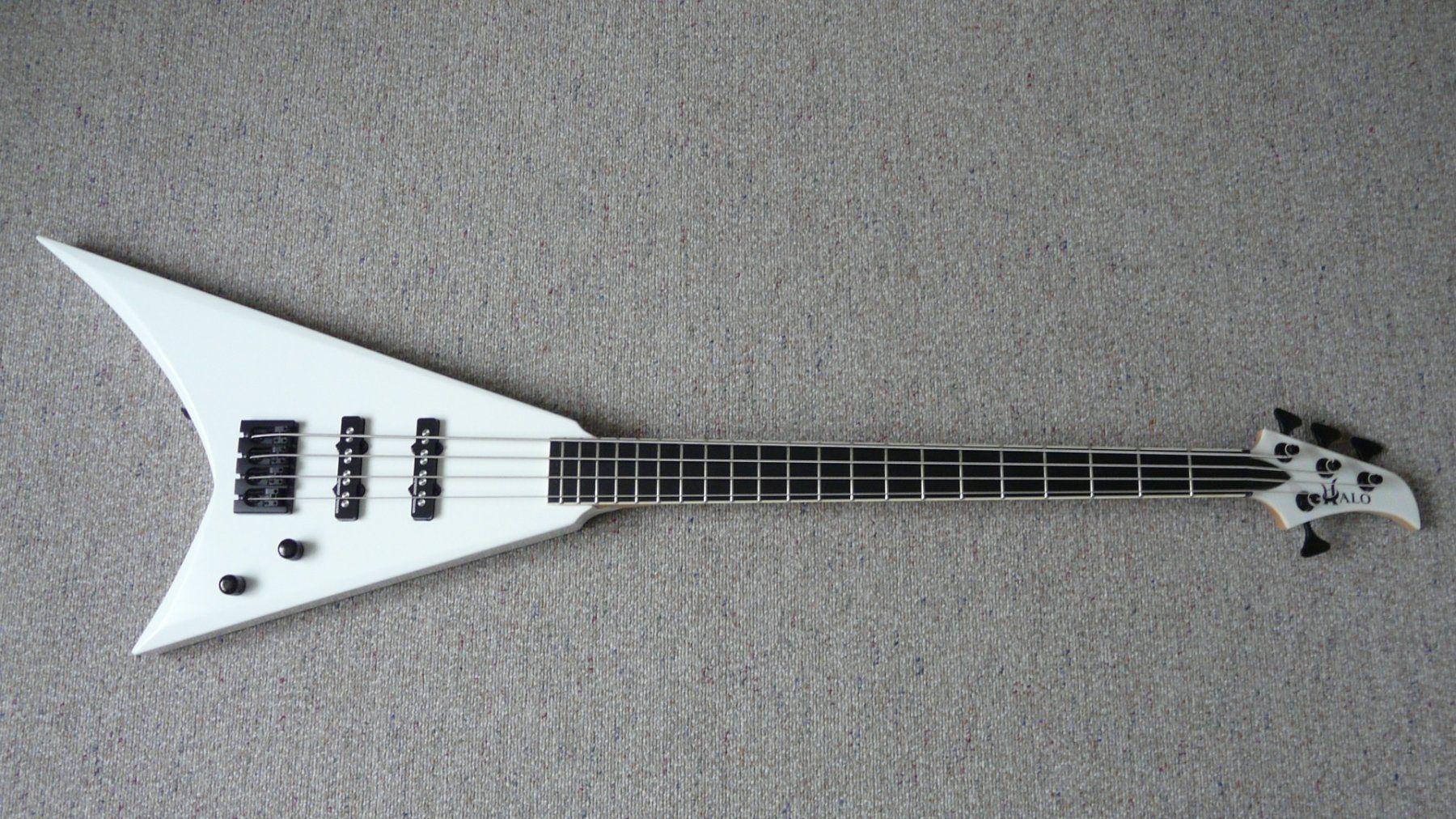 Strumenti musicali: Halo 'PT' Custom Shop Bass – Usato da Reinach AG venduto da cosmiceddie