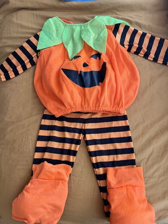Halloween-Kostüm für Kinder mit Kürbismotiv 
