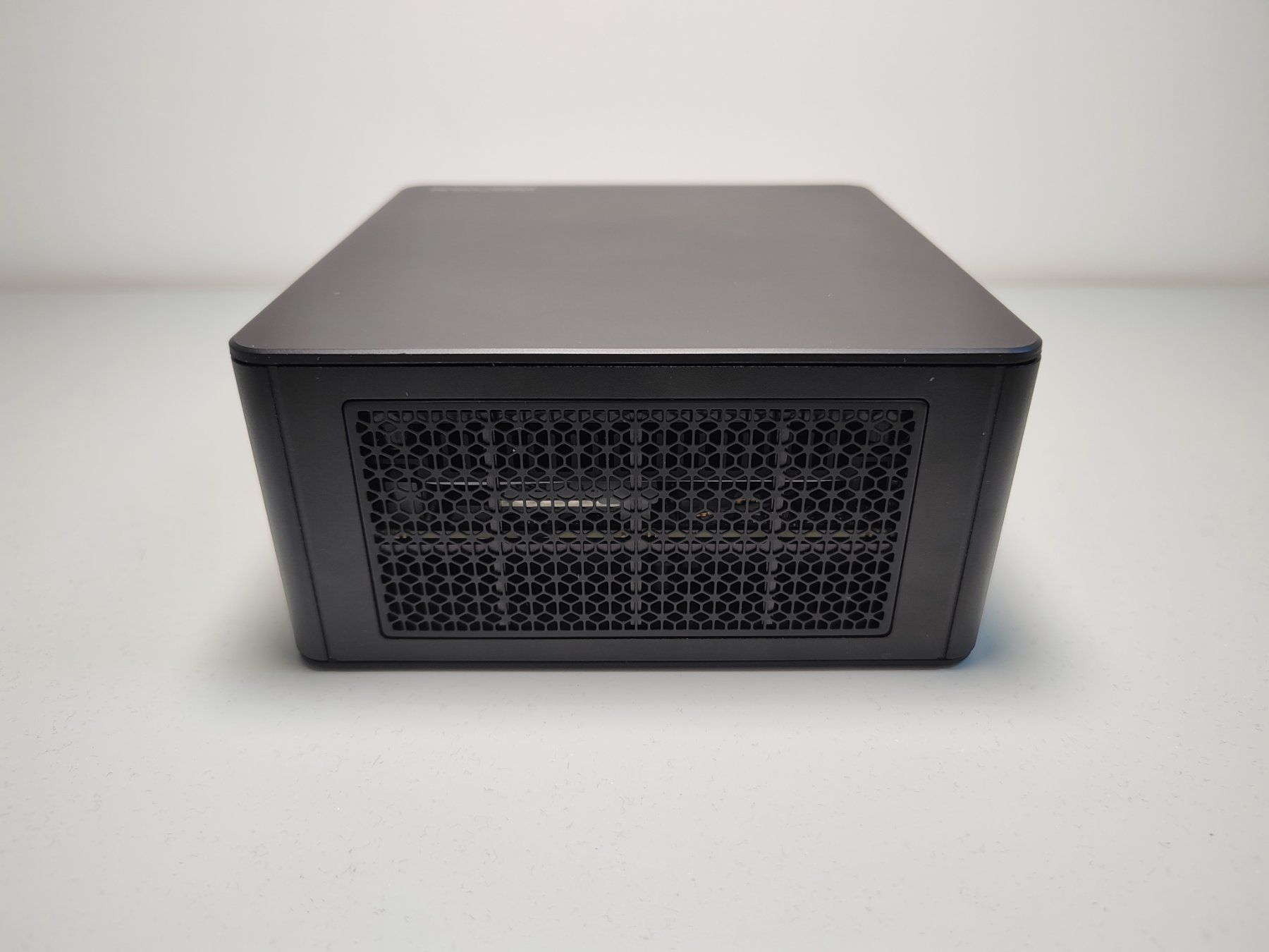 Minis forum PC: Minisforum UM780XTX, 7840HS, BAREBONE – Usato da Bachenbülach venduto da R.Mall 1