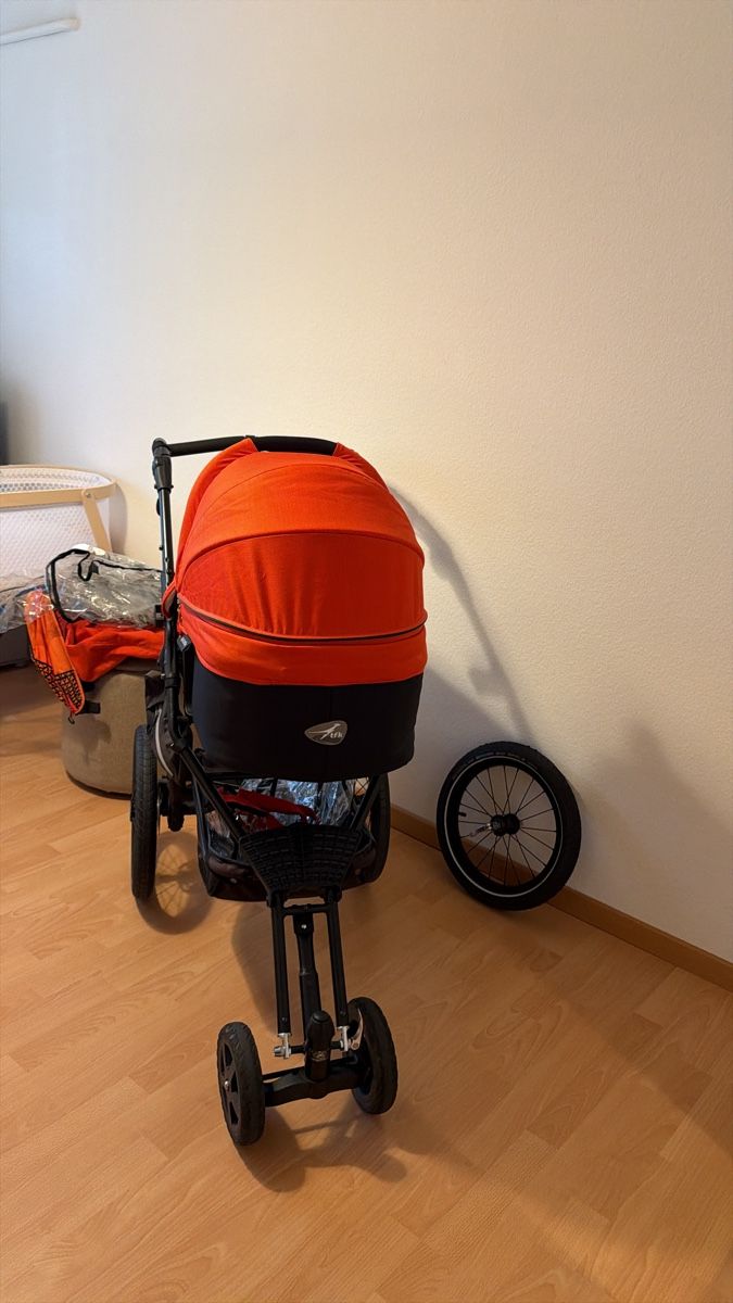 TFK Carrozzine: TFK Kinderwagen mit Zubehör – Usato da Richterswil venduto da nufian005 2