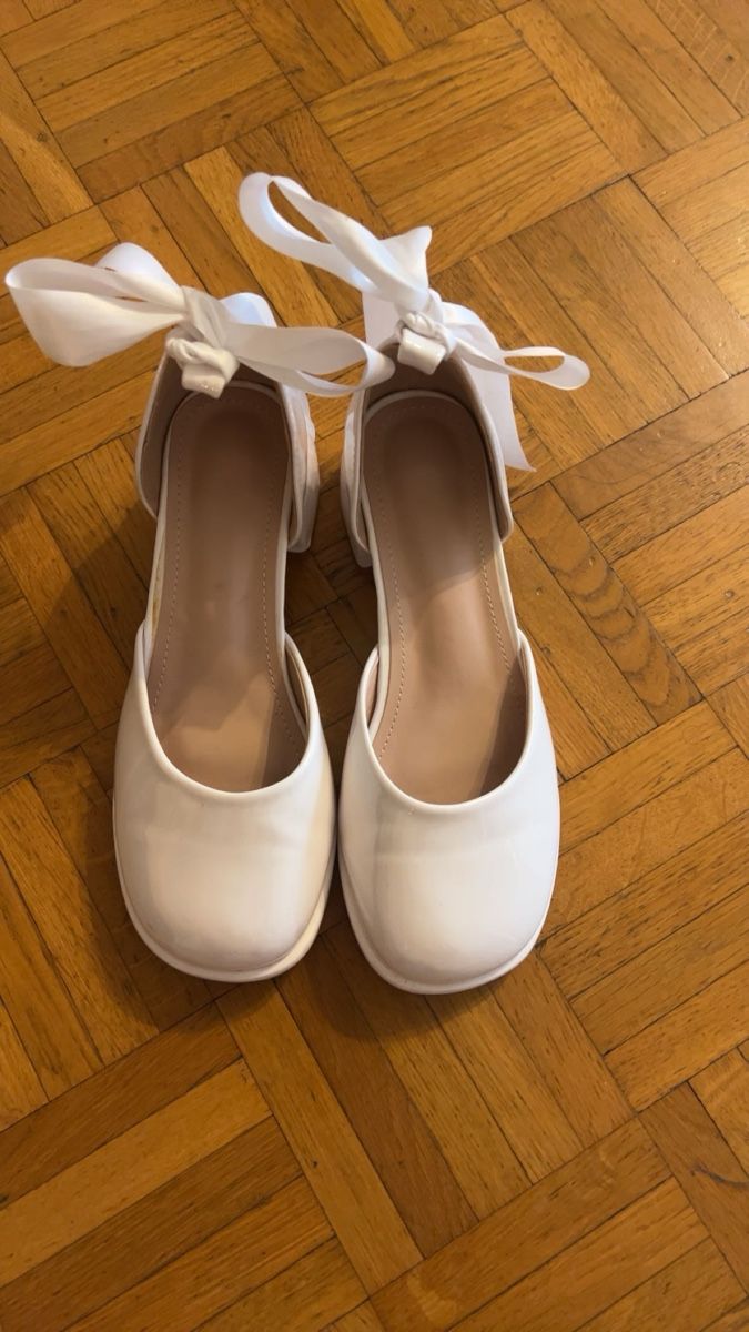 Scarpe da donna: Weisse Schuhe – Nuovo (secondo la descrizione) da Zürich venduto da sha_207 1