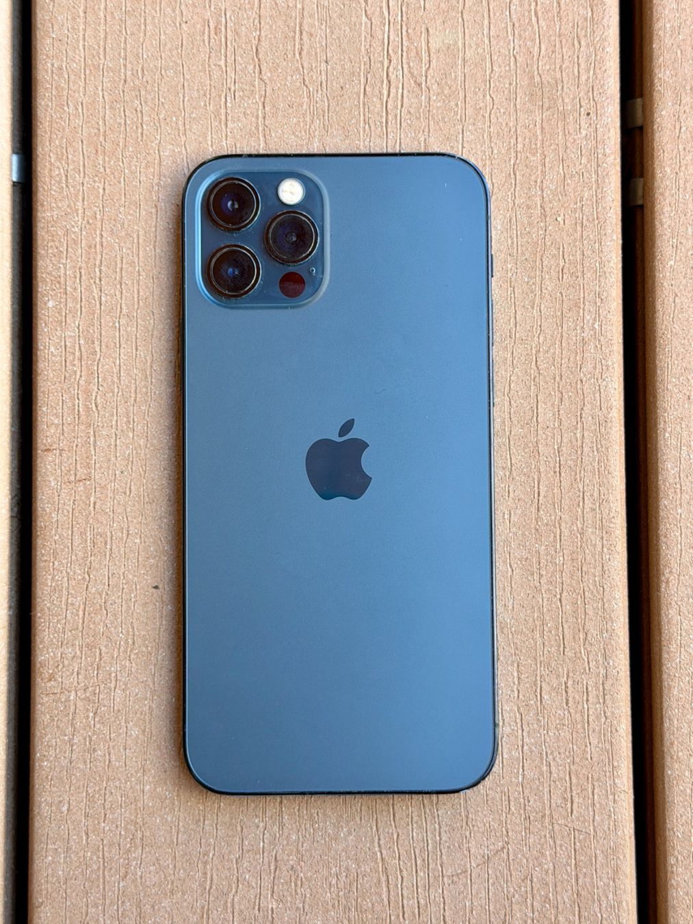 Apple Portables: iPhone 12 Pro – D'occasion à Le Pâquier-Montbarry par Romanovski 1