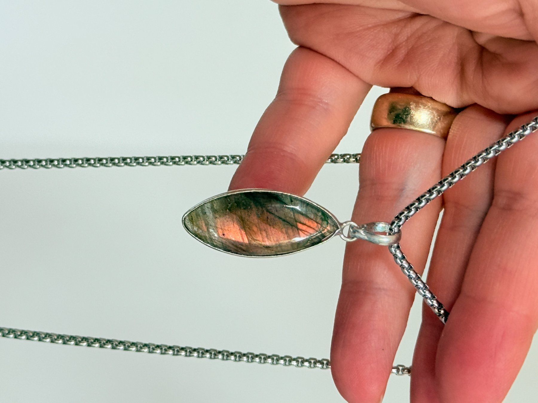 Ketten: Pendentif Labradorite forme marquise – Neu und originalverpackt aus Genève von AWWA 5