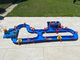 Aquaplay Wasserbahn mit vielen Teilen