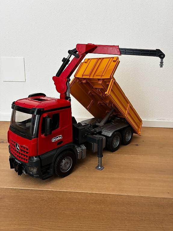 Giocattoli: BRUDER MB Actros LKW  – Usato da Bazenheid venduto da Micele84 2