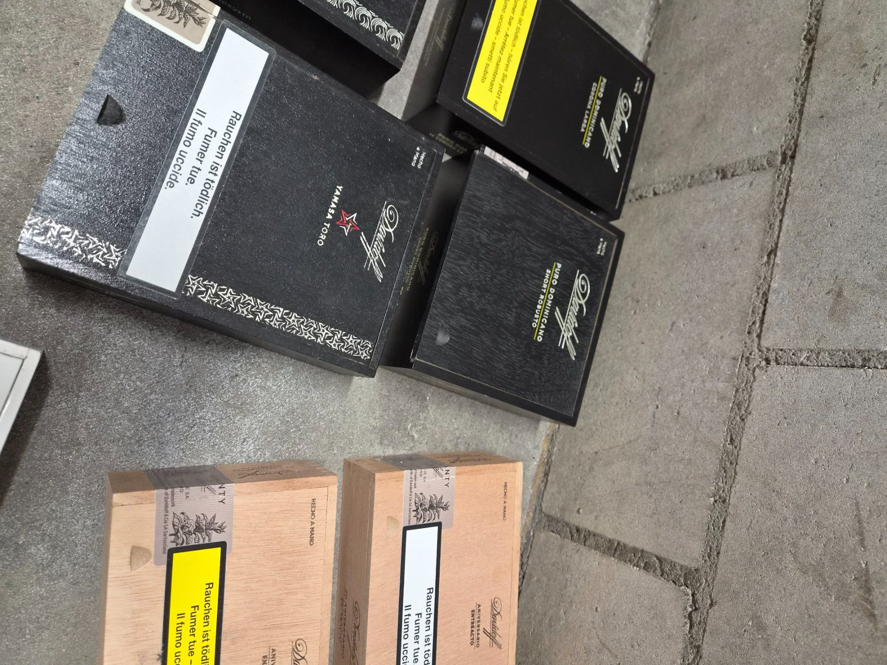Sonstige Tabakwaren: 12 x Davidoff Zigarrenkisten mix – Gebraucht aus Wetzikon ZH von Tothart 8