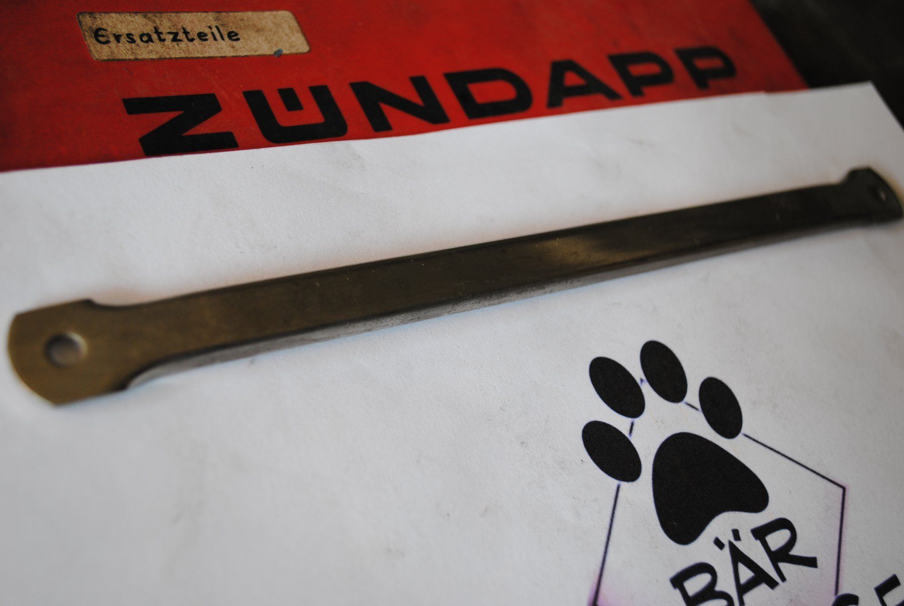Zündapp Parti ricambio per ciclomotori: Strebe Rahmenabdeckung NOS Zündapp – Nuovo (secondo la descrizione) da Subingen venduto da Baergarage 1