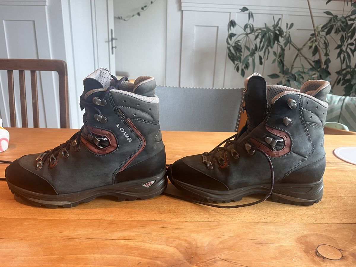 Lowa Damenschuhe: Lowa Wanderschuhe 39.5 – Gebraucht aus Zürich von Miaaurelia 1