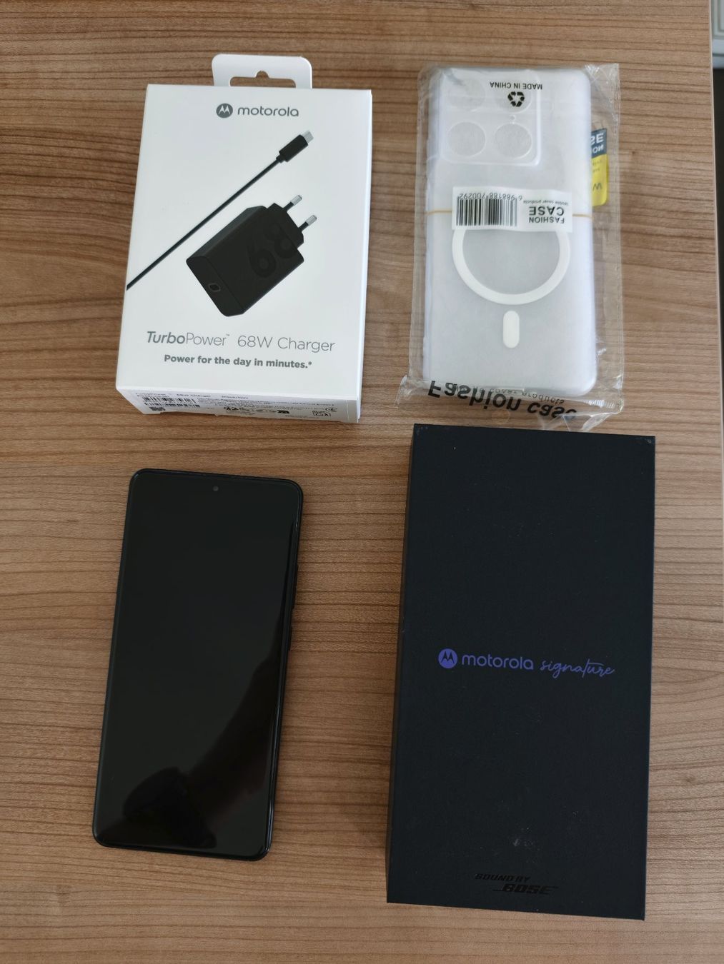 Motorola Handys / Smartphones: MOTOROLA SIGNATURE - PANTONE Carbon – Gebraucht aus Adliswil von Oliz