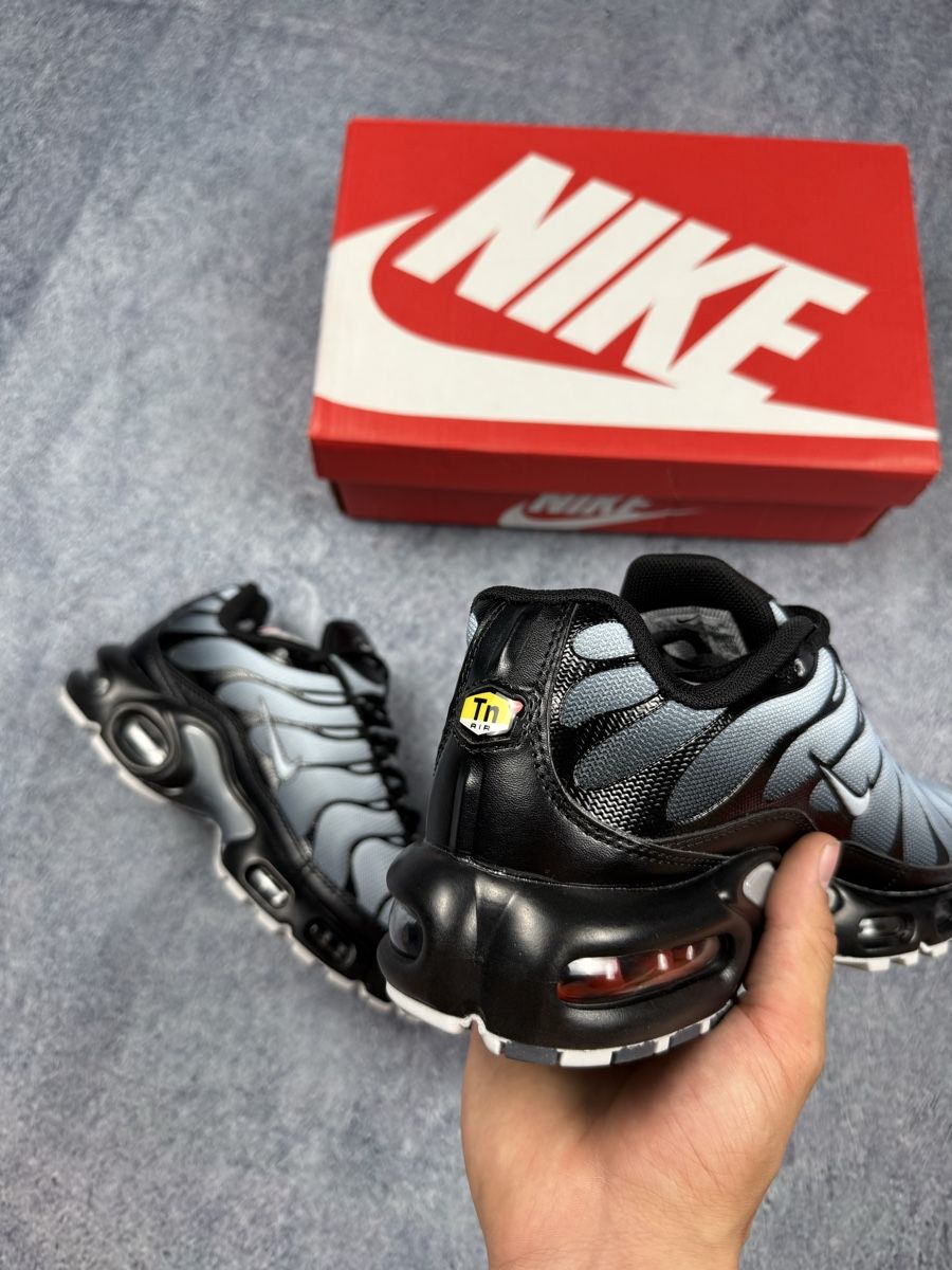 Nike Scarpe da uomo: Nike TN Air Max Plus Schuhe Schwarz Grau – Nuovo (secondo la descrizione) da Luzern venduto da 041Vintage 2