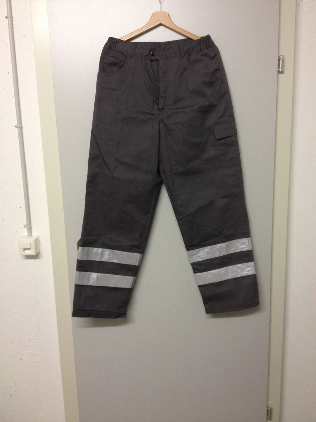 Pantaloni: Arbeitshose Gr. M – Nuovo (secondo la descrizione) da Oberdorf BL venduto da Bildschirmschoner