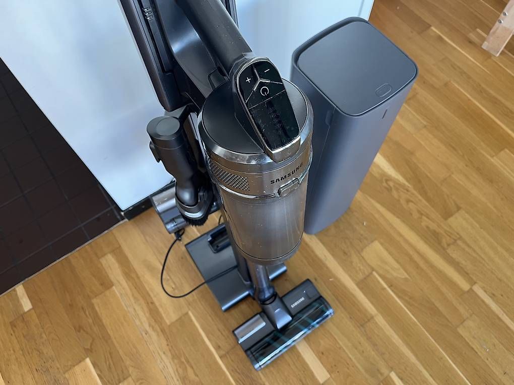 Staubsauger & Zubehör: Samsung Jet 90 complete - akku defekt – Gebraucht aus Zürich von akkusativ 1