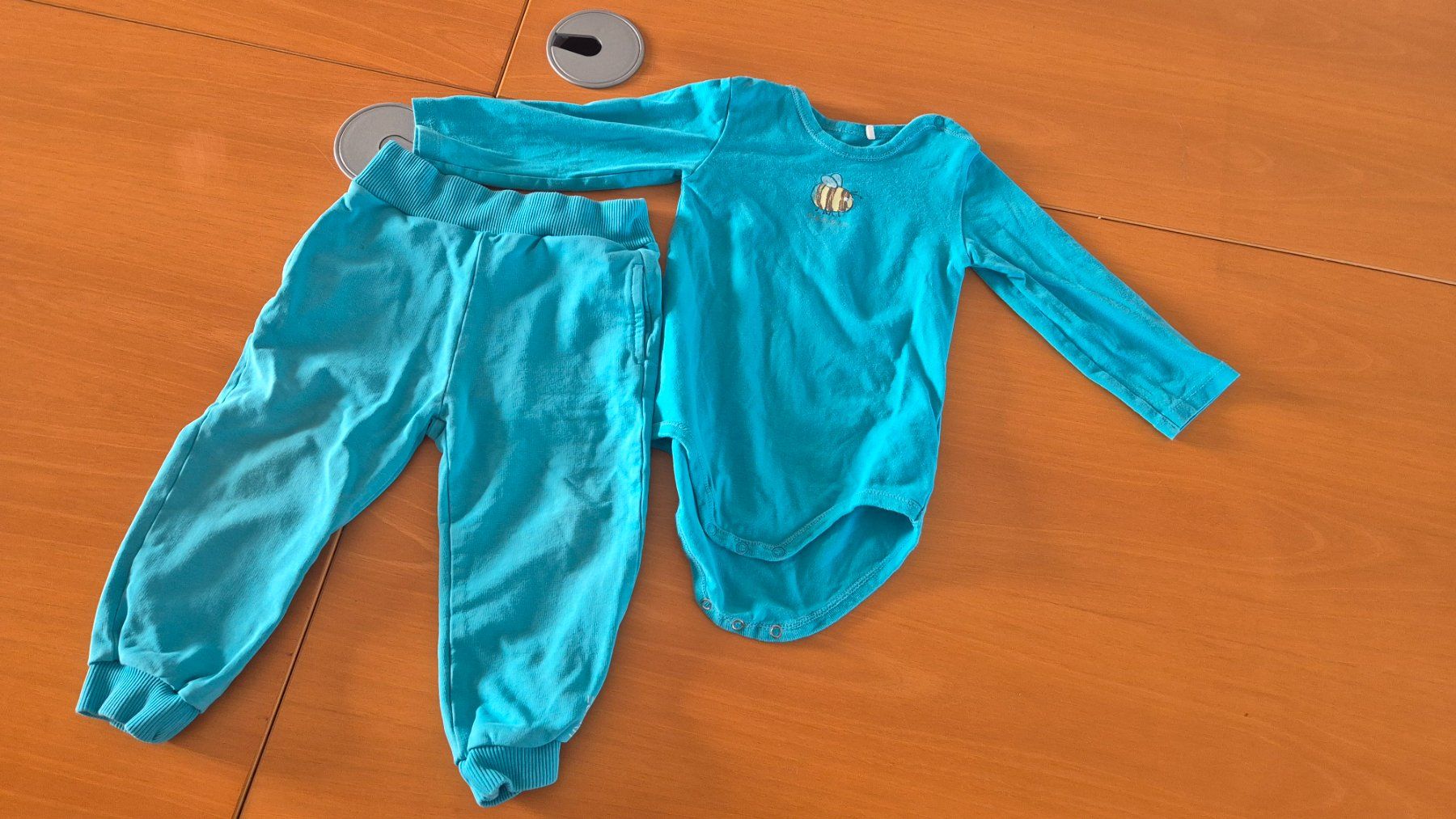 Esprit Kleiderpakete & -sets: Magnifique ensemble ESPRIT, taille 86 – Gebraucht aus Goumoens-la-Ville von cfaIII