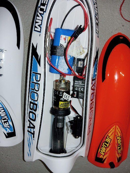Modellismo RC: 2 RC Jetbote – Difettoso da Uznach venduto da Rzeljko 2