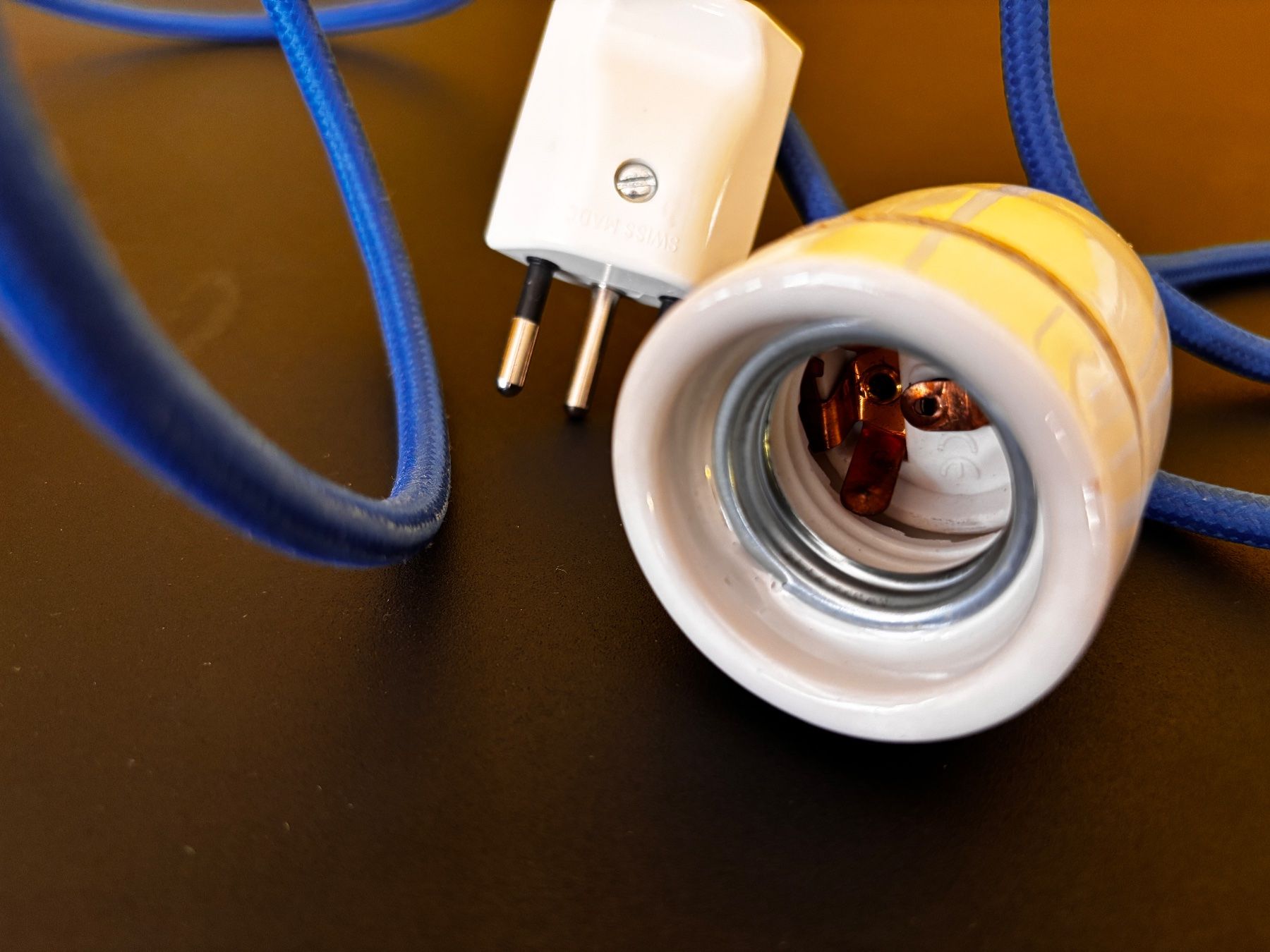 Lampade: Hängelampe keramikfassung mit Textilkabel, blau – Usato da Thun venduto da Gogan 1