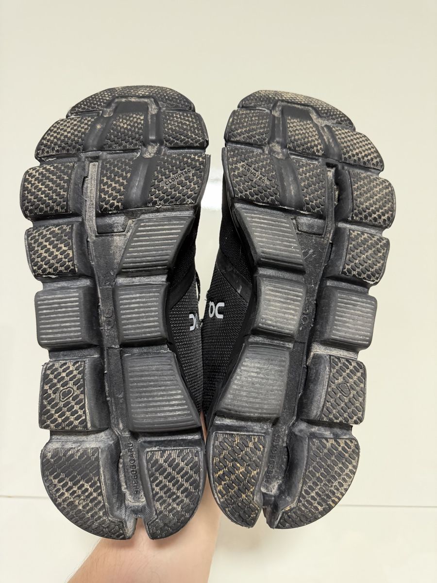 On Herrenschuhe: On Running Cloud Waterproof schwarz Grösse 41 gebraucht – Gebraucht aus Niederbipp von yar_tf6f 4