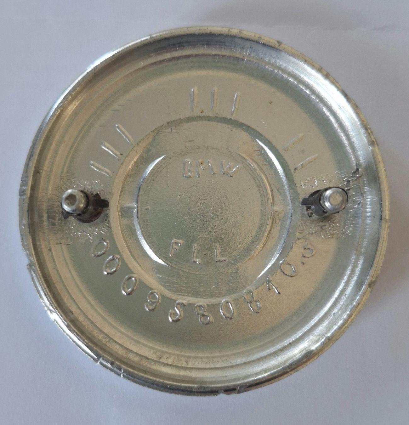 BMW Tutti pezzi di ricambio auto: BMW Emblem / OEM-Nr. 0009580810.3 – Usato da Meikirch venduto da since78 1