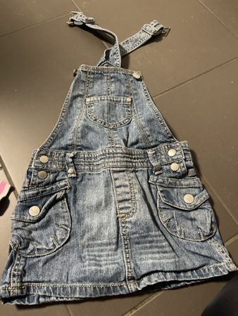 Jeans-Latzrock, Grösse 110, Top Zustand für den Sommer!