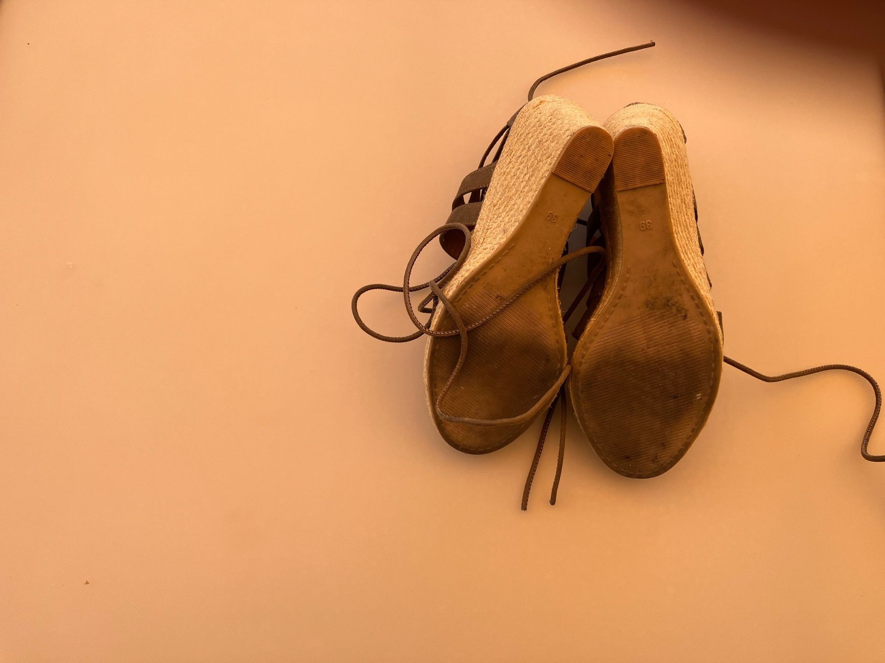 H&M Scarpe da donna: Sandales compensées H&M T39 été lacées – Usato da Chavannes-des-Bois venduto da mai_pfq6 3