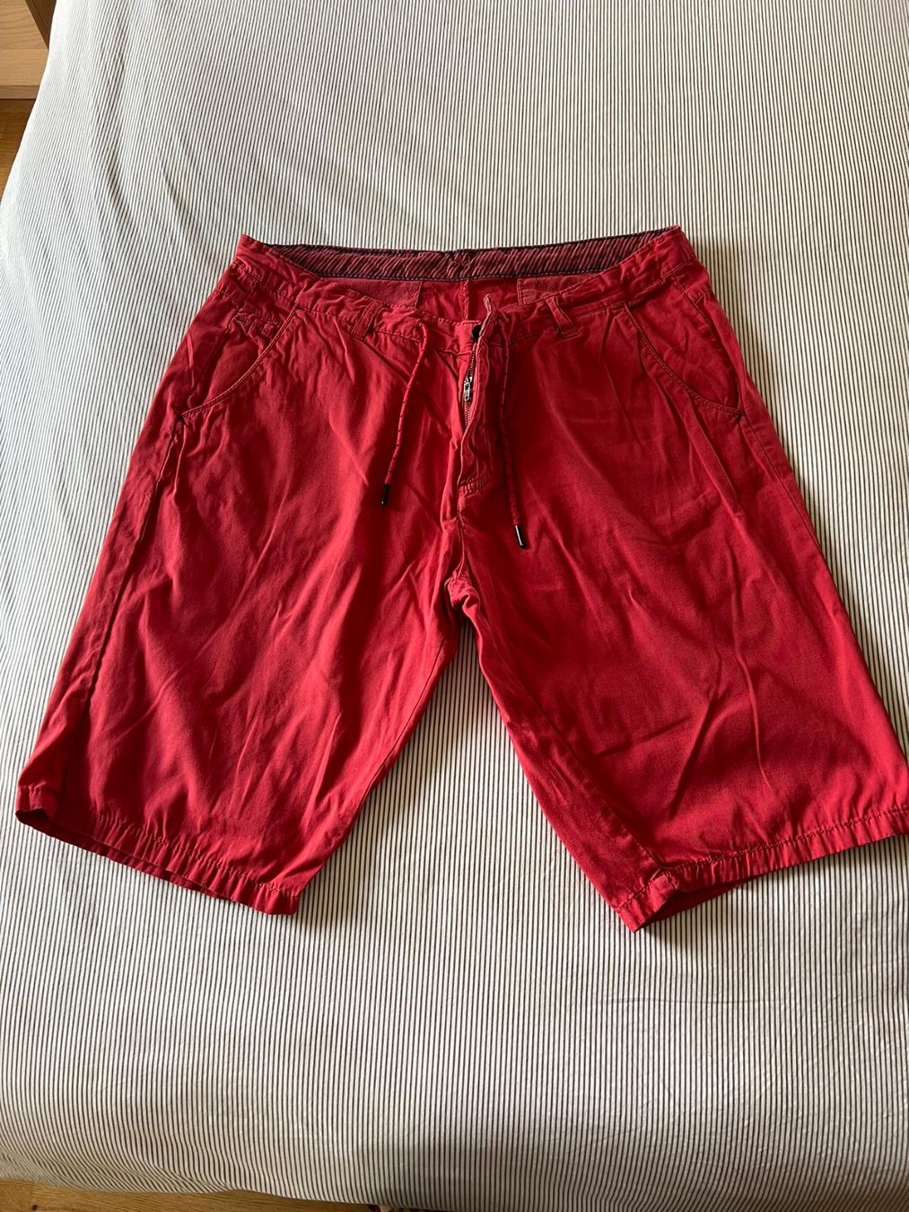 Hosen: Pantaloncino rosso – Gebraucht aus Bôle von dany2021