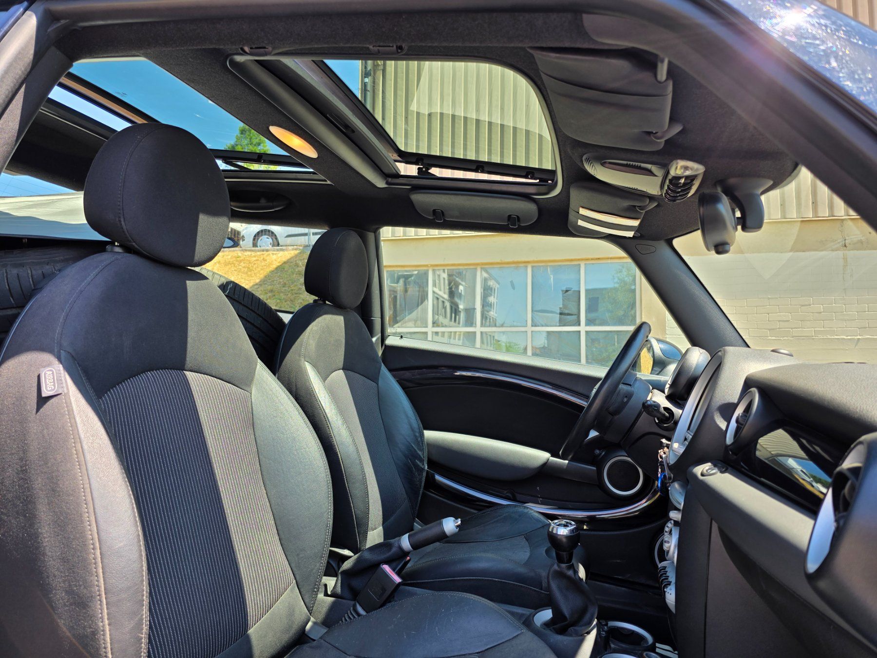 Mini Autos: Mini Cooper 1.6i ab MFK 04.2025! – D'occasion à Obernau par DealMaschine 5