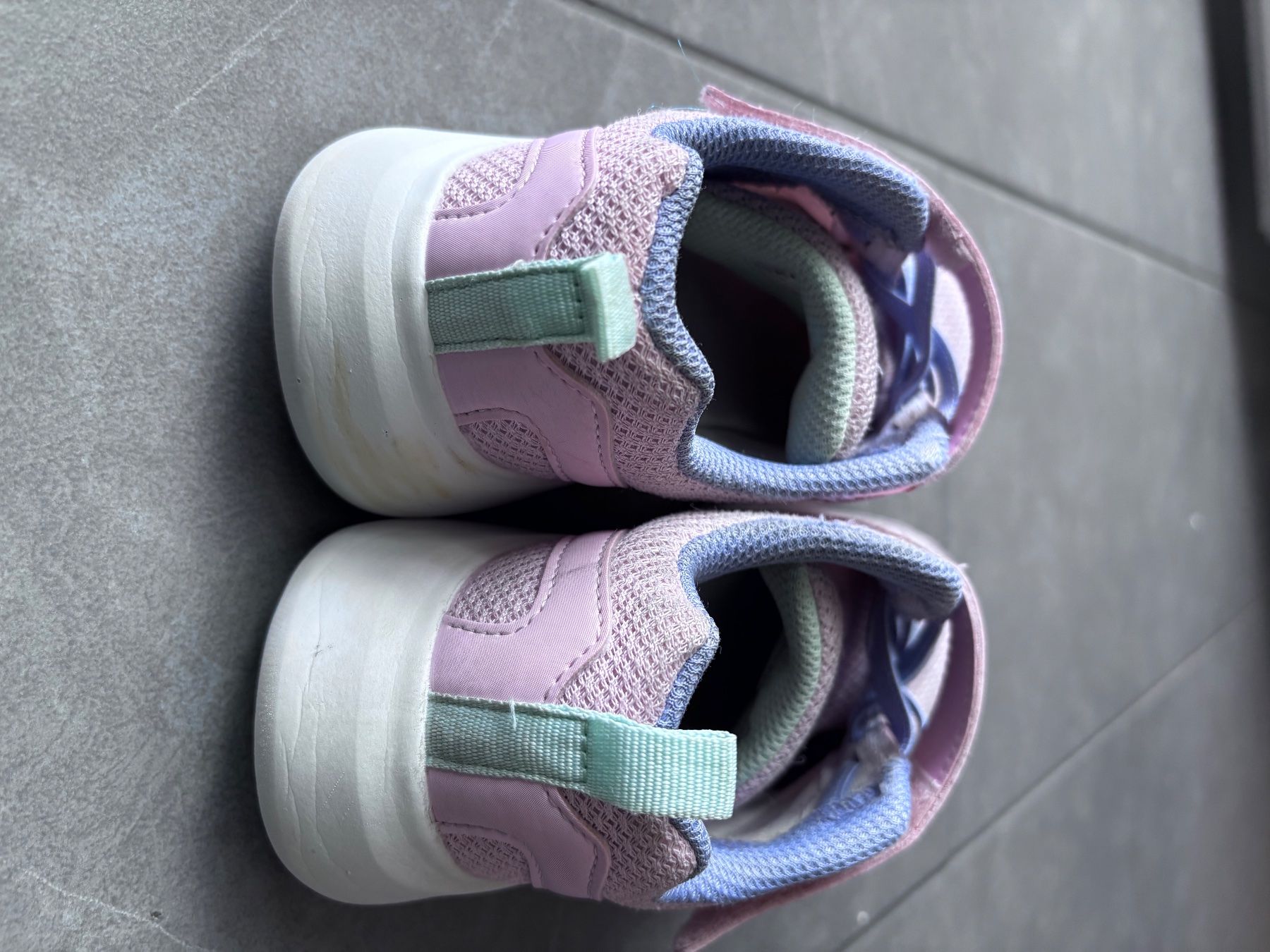 Skechers Schuhe für Mädchen: Turnschuhe Skechers 33 – Gebraucht aus Herzogenbuchsee von MoLa85 2