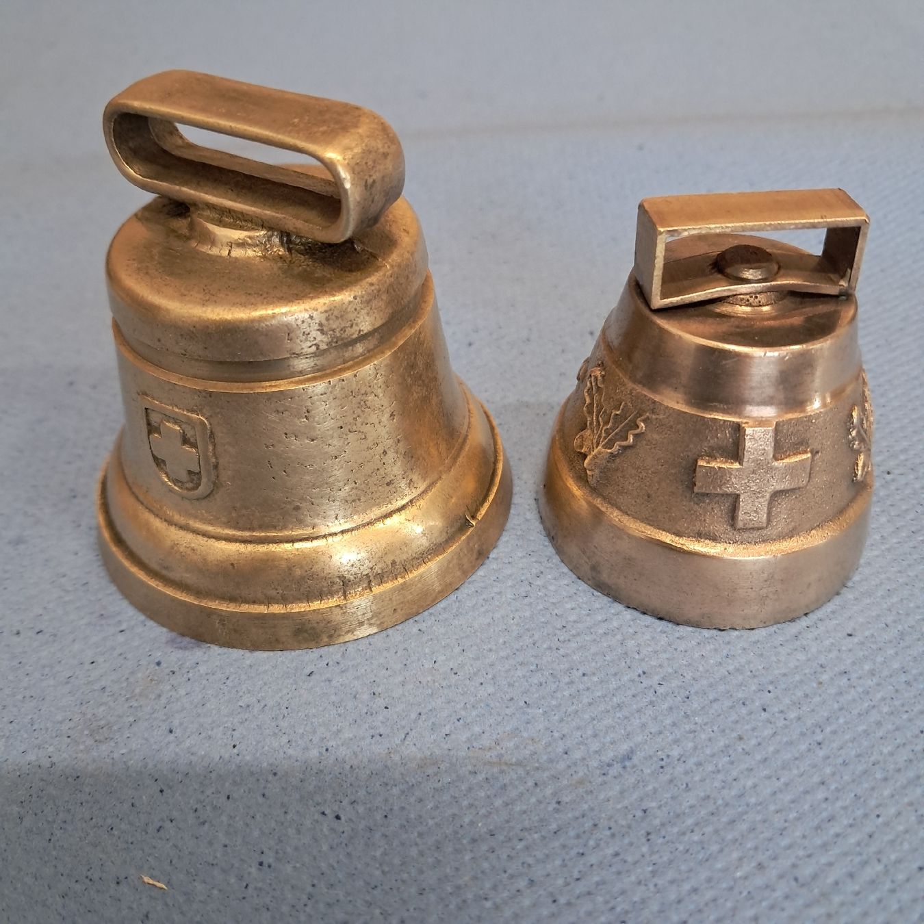 Glocken & Treicheln: 2 Kleine Glöggli  – Gebraucht aus Murten von SHETHOF 4