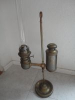 Antike Petroleumlampe aus Messing