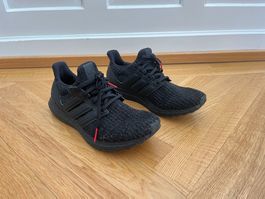 Adidas Boost Schuhe schwarz UK 9 EU 43 1/3