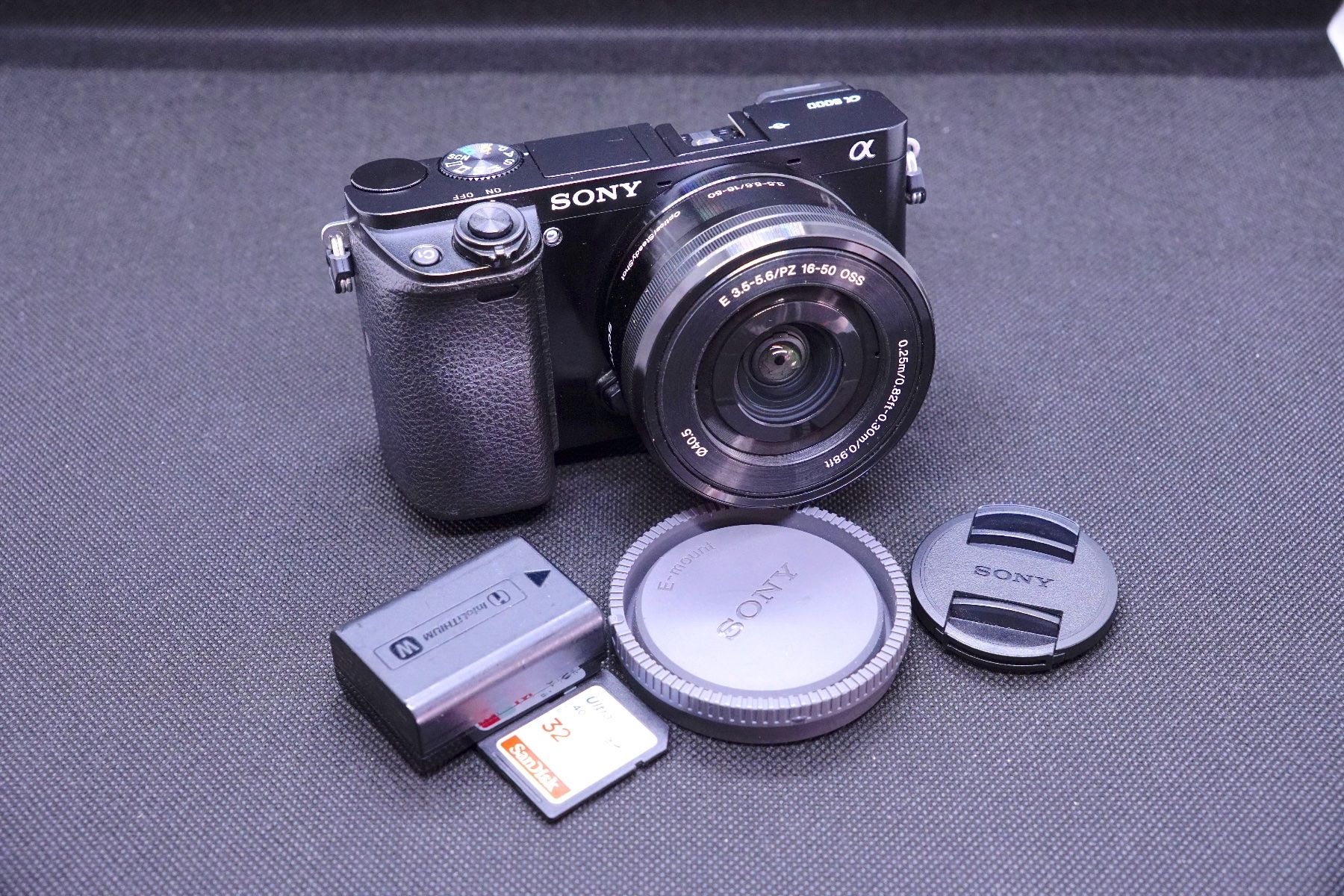 Sony Appareil photo: Sony a6000 mit Objektiv – D'occasion à Winterthur par Torso034 1