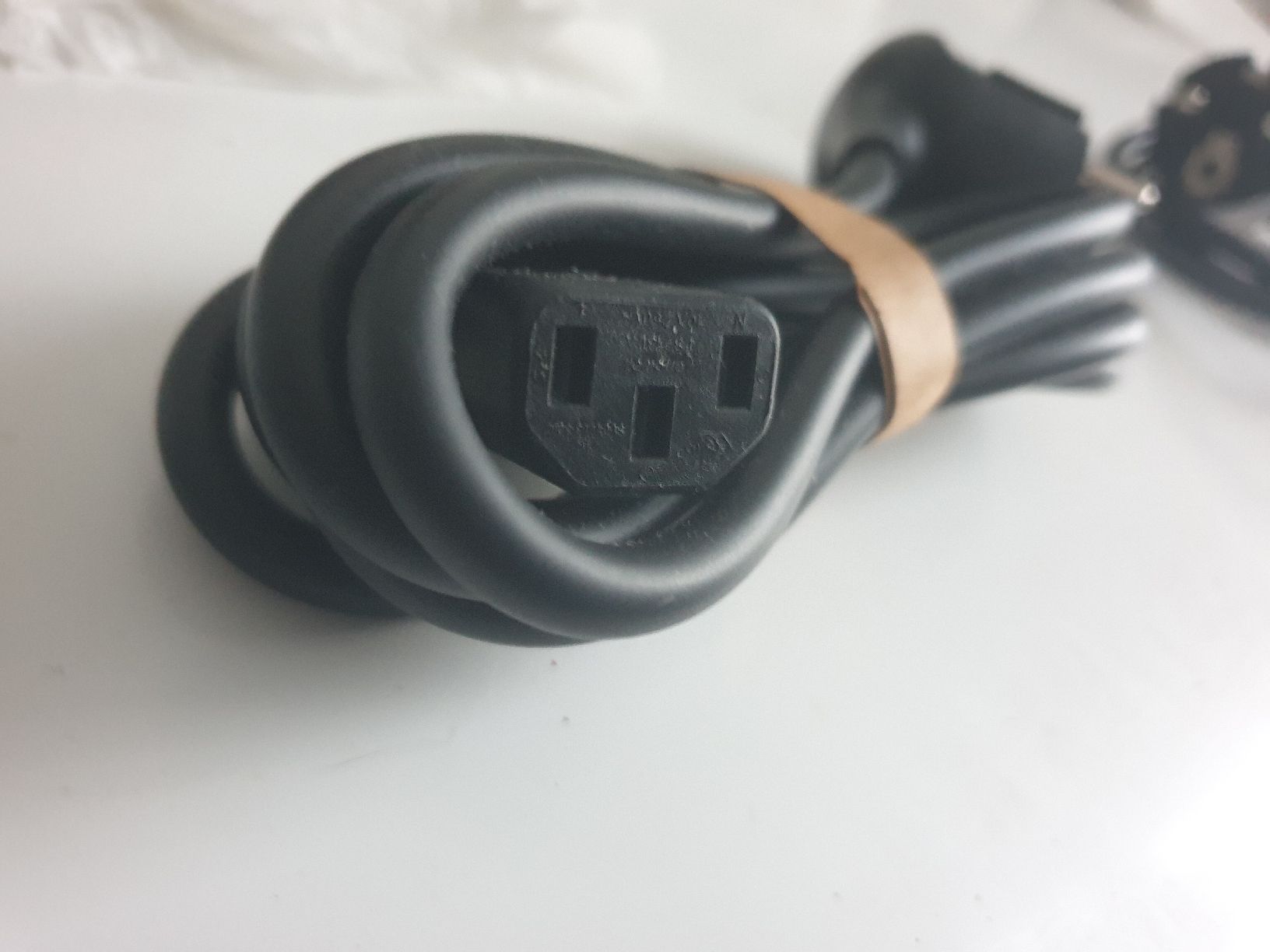 Cavi: DE Stecker Stromkabel für Computer – Usato da Flawil venduto da rcnkr 1