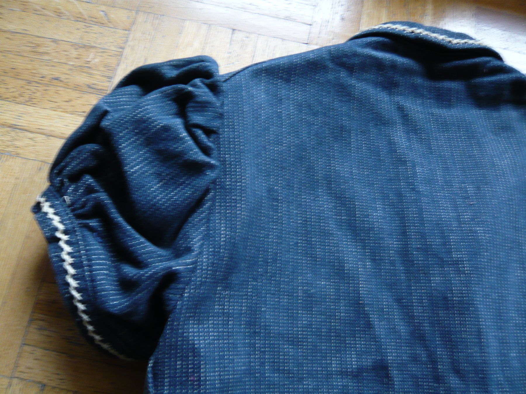 Vestes: ANCIEN BREDZON  TAILLE S – D'occasion à Echallens par  4