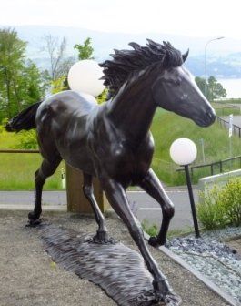 Skulpturen & Statuen: Bronze 'Horse Running on Water' 188cm – Gebraucht aus Stäfa von Satinoir 5