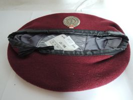 Schweizer Armee Béret in sehr schönem Zustand mit Emblem