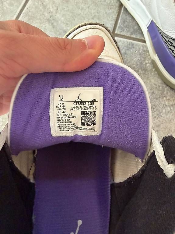 Herrenschuhe: Jordan 3 – Gebraucht aus St-Aubin-Sauges von JRDN 4