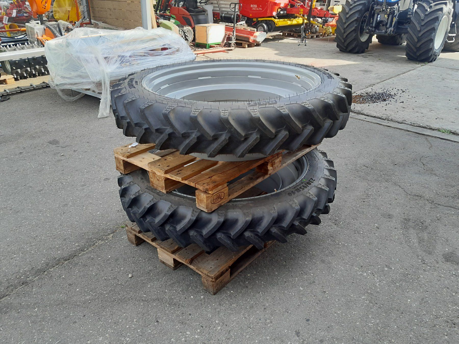 Pneus & Kompletträder: Doppelrad Schaad 230/95R40 – Neu (gemäss Beschreibung) aus Menzingen von Staub-Landtechnik 1