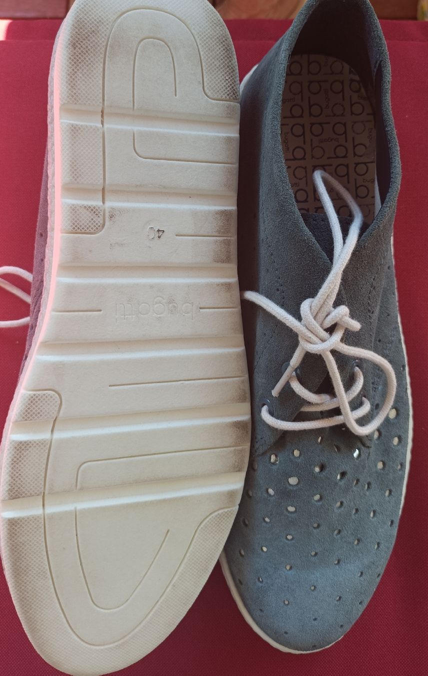 Bugatti Scarpe da donna: Bugatti Schuhe Gr. 40, wenig getragen – Usato da Wettingen venduto da VO40 1