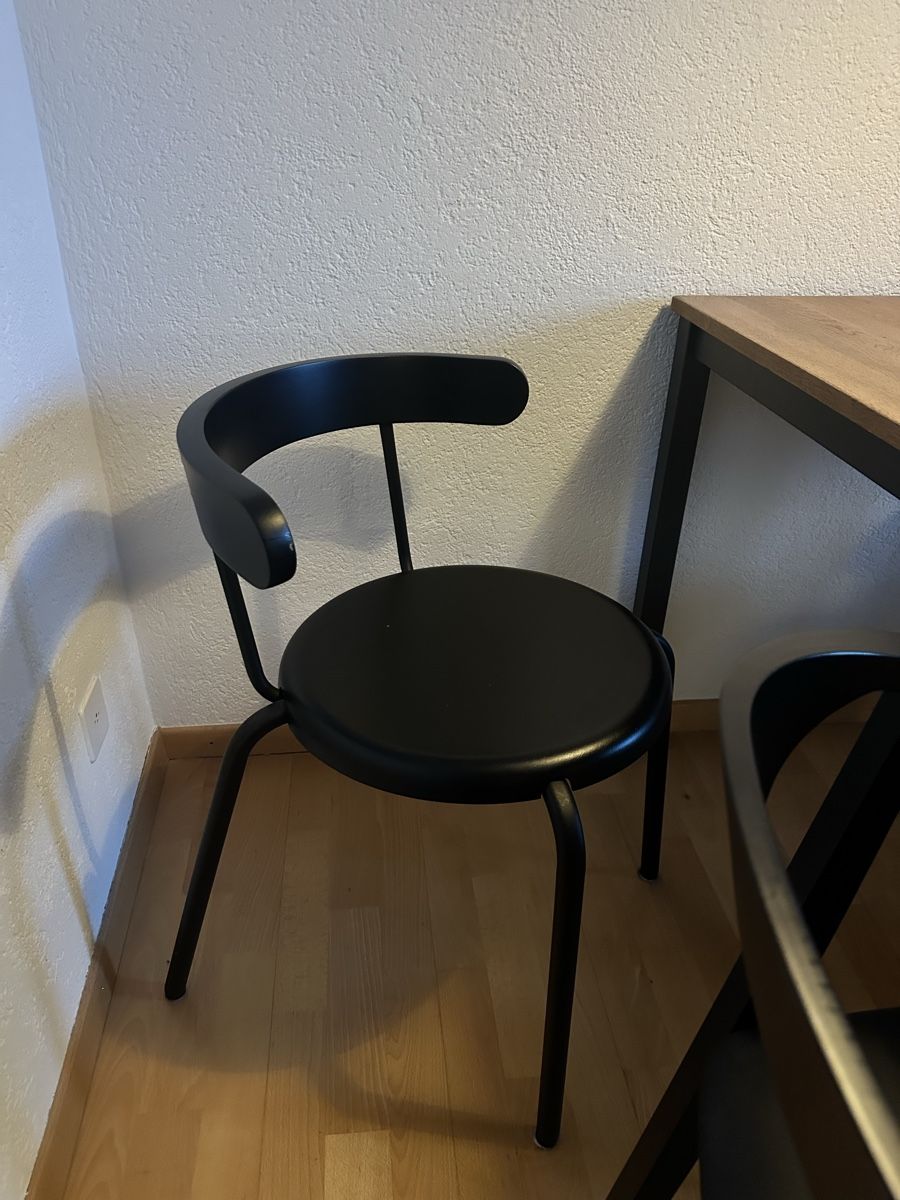 Ikea Sedie: IKEA YNGVAR Stuhl schwarz – Usato da Zürich venduto da potzblizzz