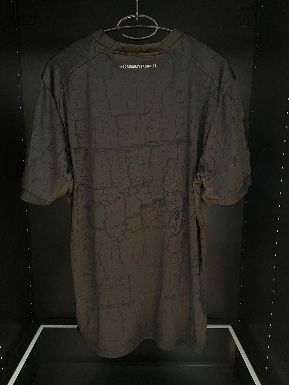 Puma Canottiere & Pantaloni: Borussia Dortmund Sondertrikot – Nuovo e nell'imballaggio originale da Näfels venduto da dom_9p7f 1
