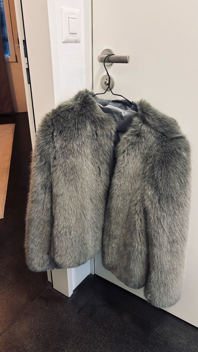 Max Mara Giacche: Elegante Max Mara Weekend Kunstfelljacke – Nuovo (secondo la descrizione) da Wädenswil venduto da Nita_G 1