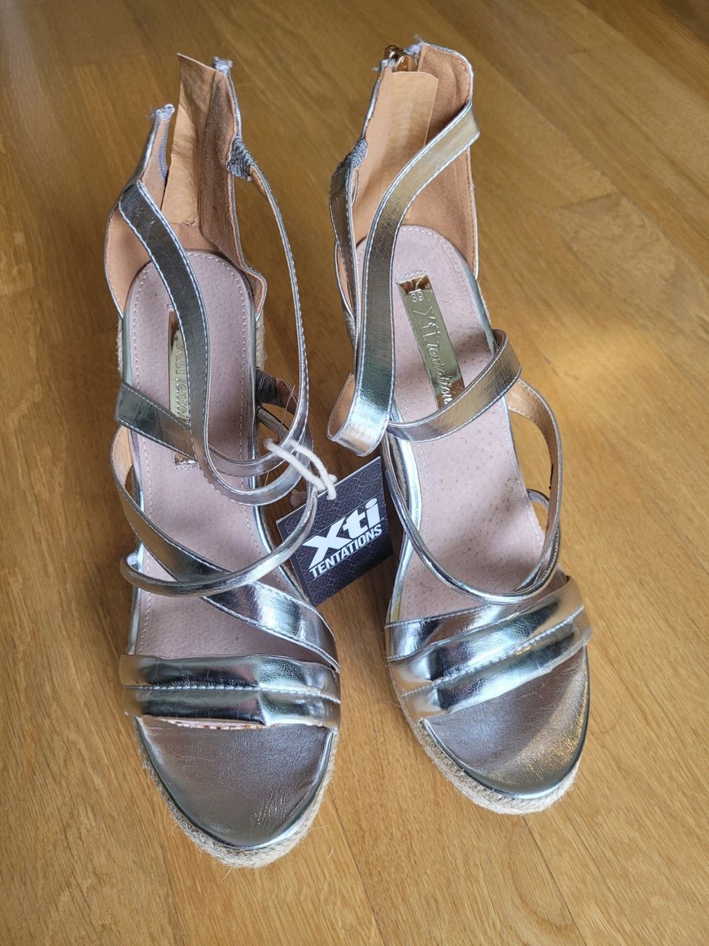 Scarpe da donna: Sandaletten mit Keilabsatz Gr. 39 – Nuovo e nell'imballaggio originale da Zürich venduto da woh_pvr9 3