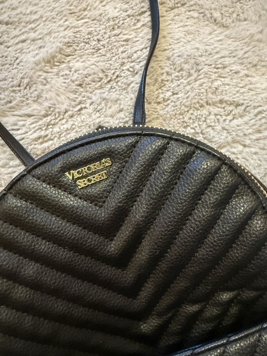 Victoria's Secret Zaini: Victoria's Secret Rucksack, Schwarz – Usato da Wohlen AG venduto da Coco_91 1