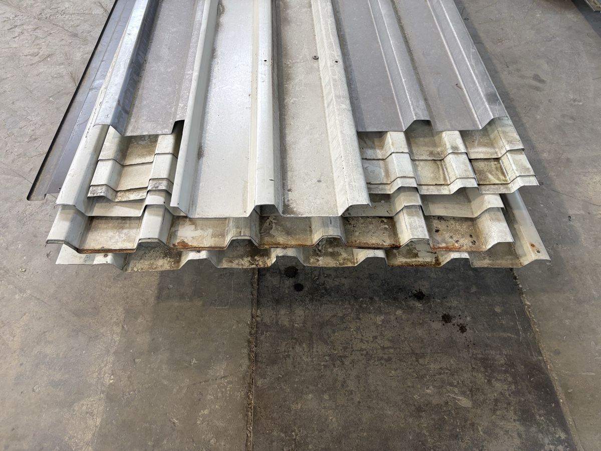 Pareti & Soffitti: Trapezbleche LOT Abdeckbleche Brennholz – Usato da Emmenbrücke venduto da Plan-C-Liquidationen 1