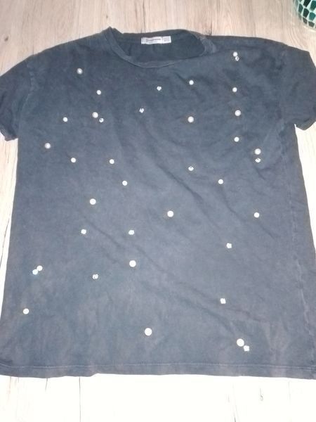 T-Shirts: Shirt von Stradivarius mit Perlen – Gebraucht aus Zürich von Miush999
