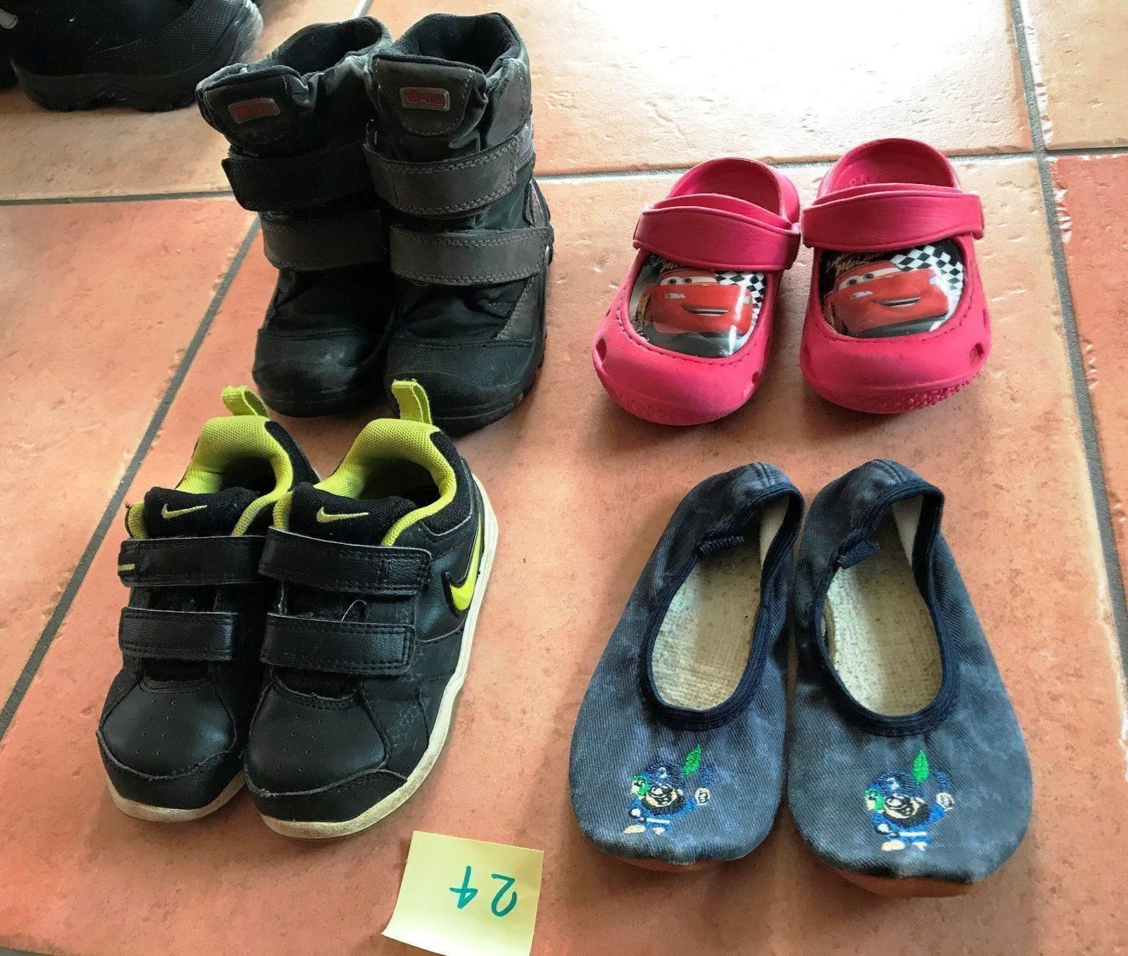 Scarpe da uomo: Schuhpaket Grösse 24 – Usato da Schmitten FR venduto da FAJost