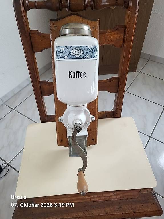 Appareils de cuisine: Kaffeemühle mit Handkurbel – D'occasion à Rüti ZH par poopey