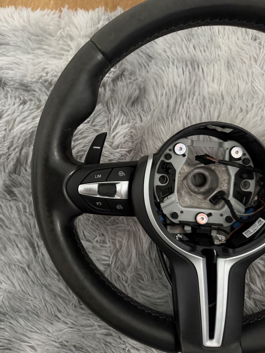 BMW Tutti pezzi di ricambio auto: BMW M2 M3 M4 Lenkrad original – Usato da Ballwil venduto da Red3 2