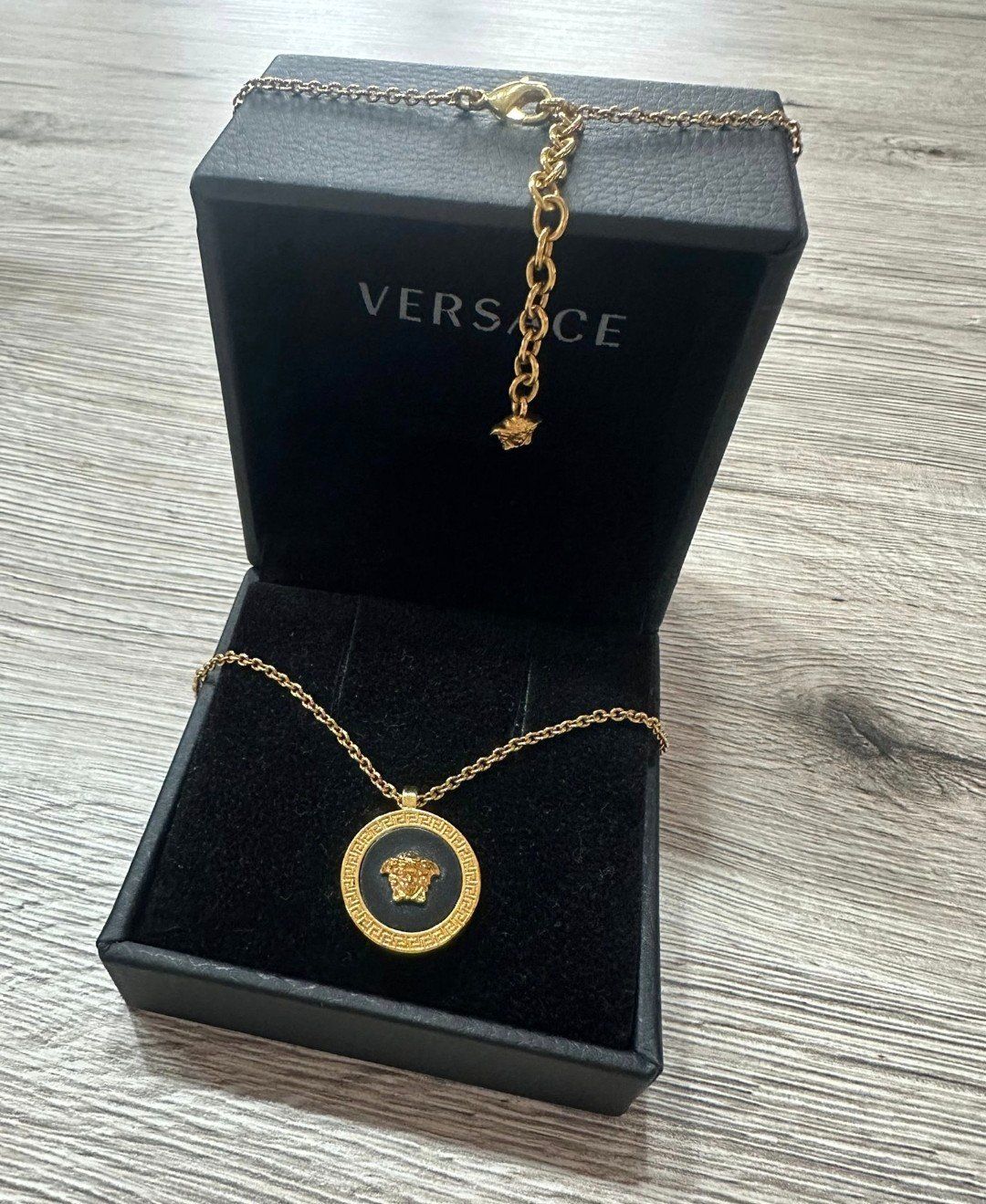 Versace Catenine: Versace-Kette – Nuovo (secondo la descrizione) da Wislikofen venduto da Ana.Gomes 1