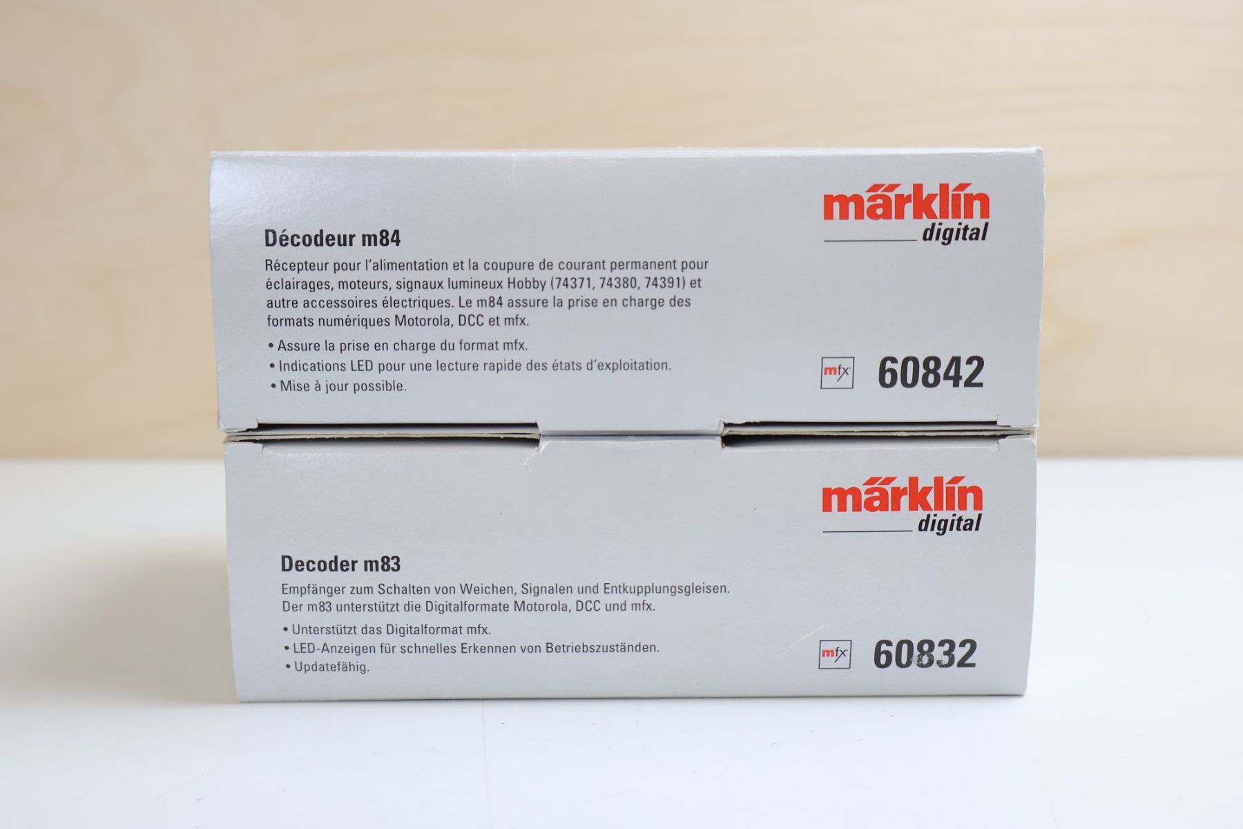 Märklin Modelleisenbahnen: Märklin Weichendecoder m84 + Decoder m83 - 60842 / 60832 – Gebraucht aus Winterthur von  7