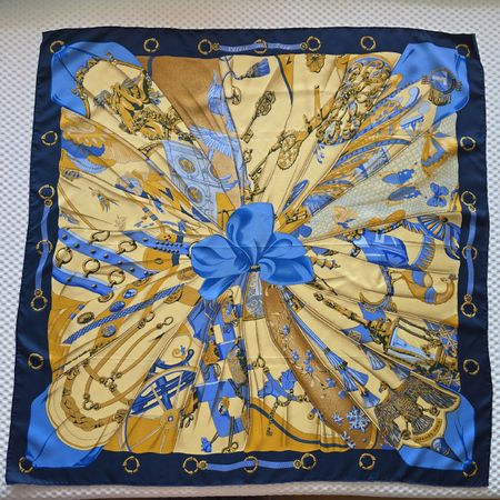 💙 Hermès Carré 90 "Soleils de Soie" | 90 × 90 cm | Seide 